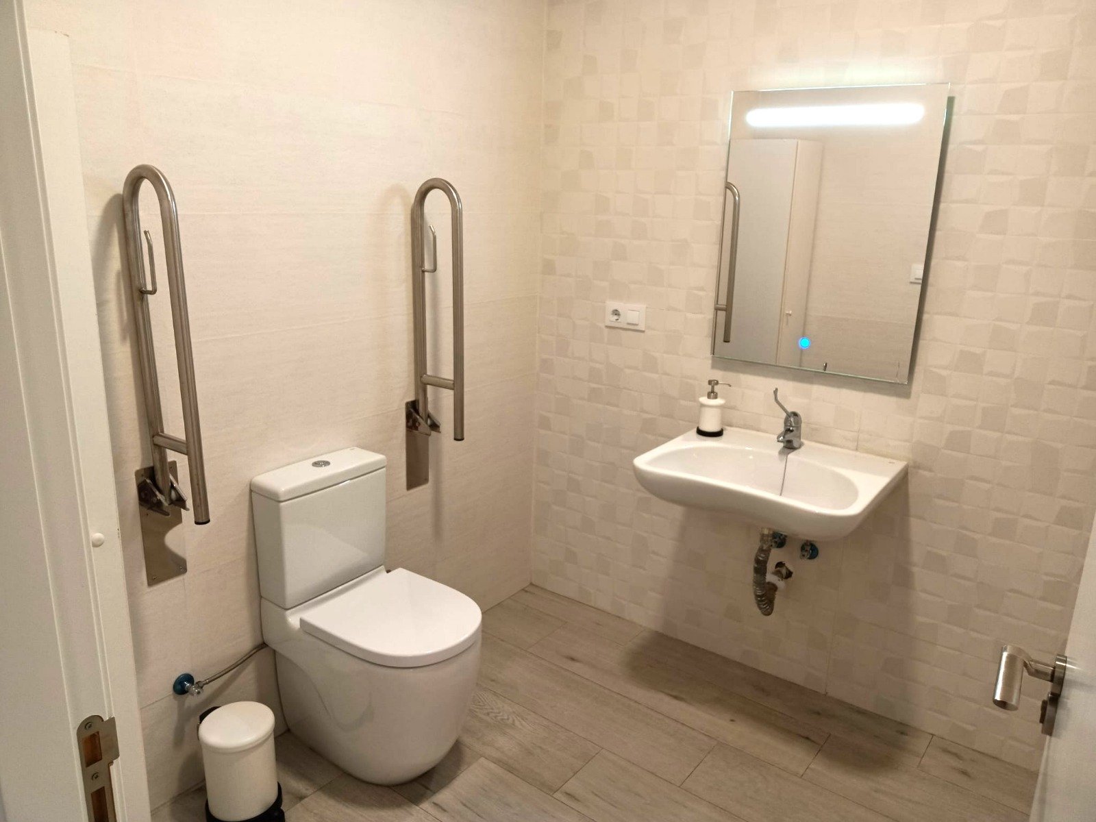 WhatsApp Image 2024-05-30 at 10.59.18-6